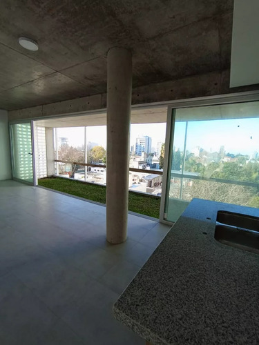 Venta Departamento Tres Ambientes + Cochera. A Estrenar. En Berazategui Centro.