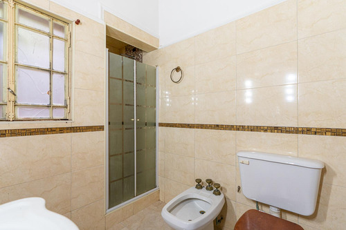 Venta Casa Departamento De Pasillo De Dos Dormitorios Rosario Centro