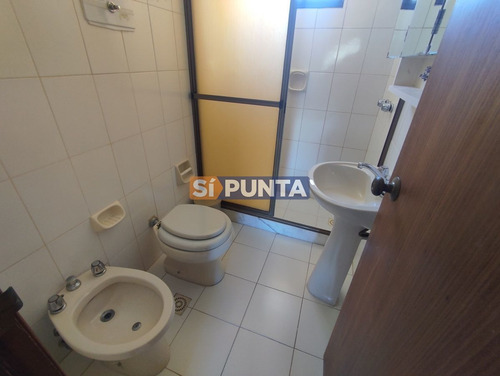 Imagen 16 de 27 de Apartamento En Venta 2 Dormitorios, Frente A Playa El Emir