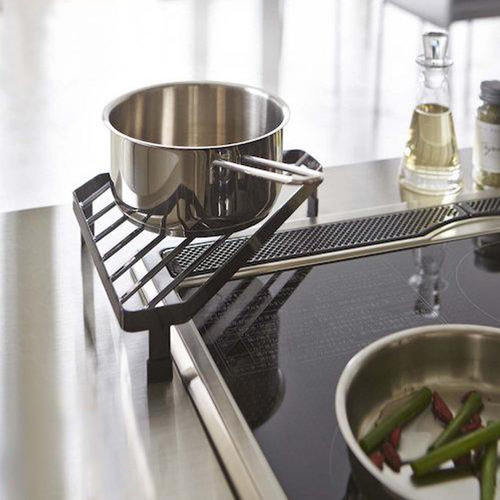 Cocina Compacta Y Pequeña De Tres Patas