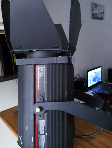 Fresnel Dexel Acento 1k 1000 Watts Cine Teatro Tv Negro Blanco Cálido (Usado)