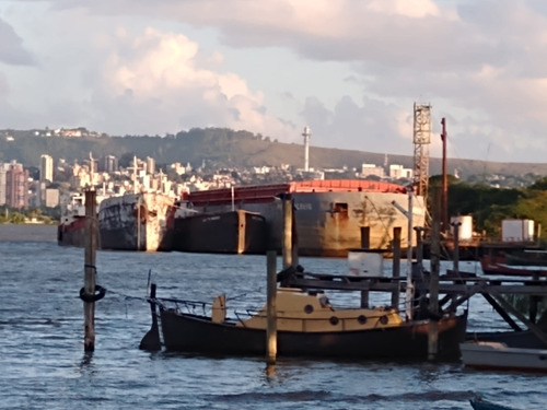 Baleeira De Aço Baleira