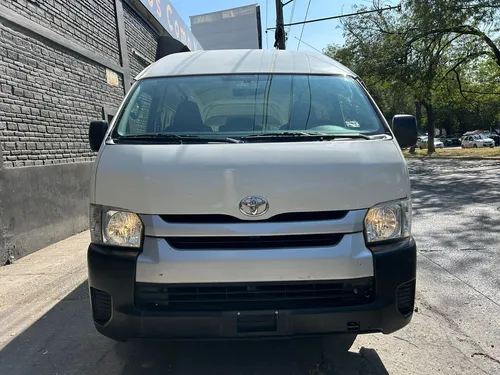 Toyota Hiace Panel Super Larga