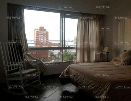 Apartamento En Punta Del Este + Tres Dormitorios -ref:25100
