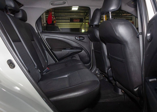 Imagem 14 de 14 de Toyota Etios 1.5 Platinum Sedan 16v Flex 4p Automático