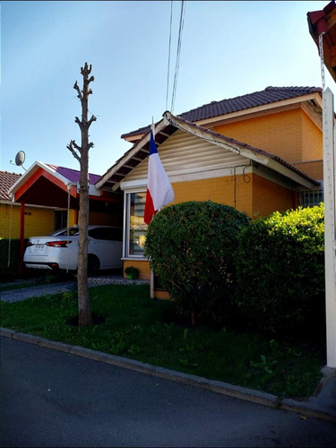 Casa En Venta De 3 Dorm. 2 Baños, En Puente Alto
