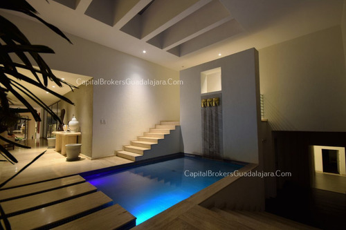 Casa En Colinas De San Javier De Lujo Con Alberca En Venta