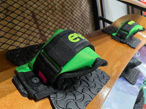 Par De Sujetadores + Pads Para Sandboard Waveboard