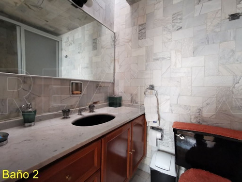 Casa De 215m2t / 347m2c / 4r / 3.5b / 1a / Vigilancia