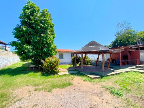 Imagen 2 de 14 de Casa En Venta En Puerto Piritu A 2 Cuadras De La Playa .