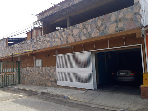 Imagen 11 de 11 de Cómoda Casa Para Uso Residencial Y/o Comercial, Ubicada En Una Esquina En Venta!!!