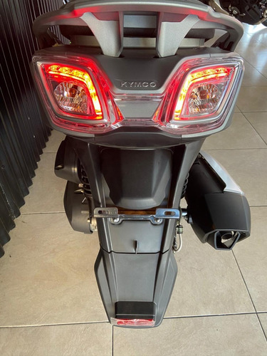 Imagen 7 de 11 de Maxiscooter Downtown 350i Kymco // Kawasaki Quilmes