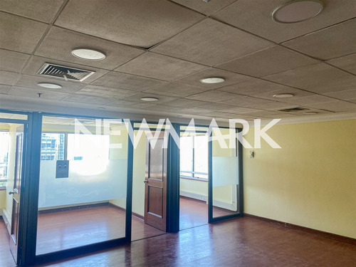 Cómoda Oficina En Exclusivo Barrio Financiero