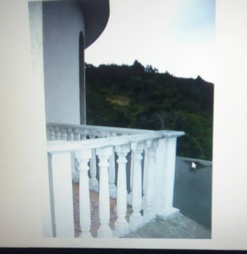 Imagen 7 de 12 de Venta De Espectacular Quinta