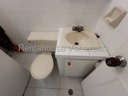 Apartamento En Venta En Urbanización El Bosque Maracay Piso Bajo Grande Cómodo Excelente Condominio Agua Seguridad Nela 25-9970