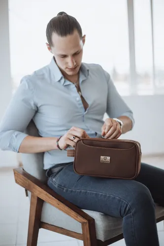 Neceser de piel para hombre sale
