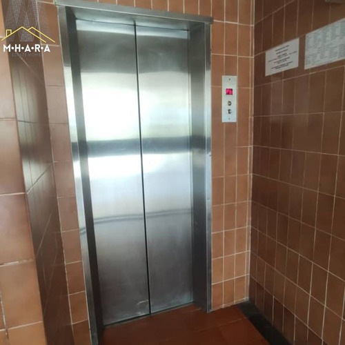 Apartamento En Venta En La Guaira Urbanizacion Caribe Remodelado