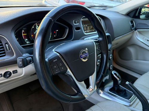 Volvo V40 Volvo V40 T4 Dynamic 2.0