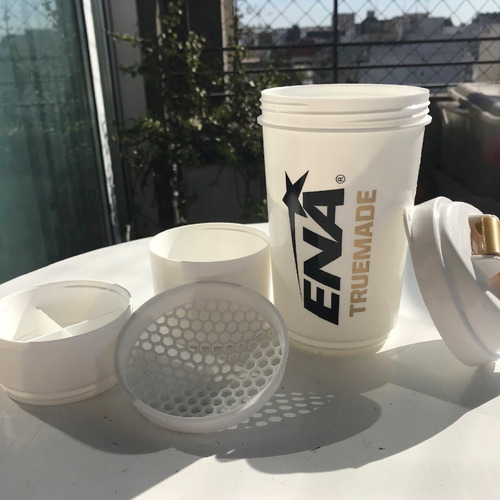 Imagen 2 de 8 de Shaker Plus Ena Vaso Mezclador De Proteinas Con Pastillero