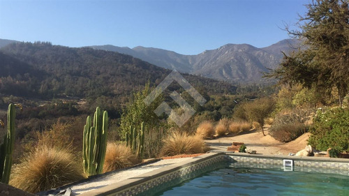 Casa En Venta De 5 Dorm. En Olmué