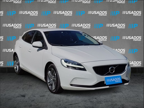 Volvo V40 2020