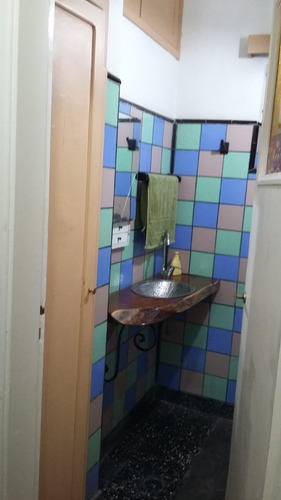 Imagen 6 de 9 de Casa Sobre Asfalto / Todos Los Servicios/moreno Sur