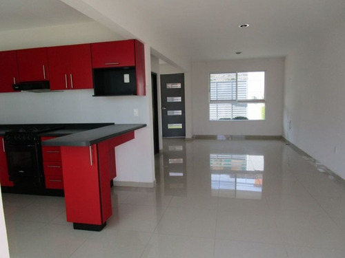 Imagen 4 de 14 de Casa Renta En Condominio Lomas Trujillo A 3 Min De Burgos.