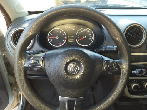 Volkswagen Voyage 1.6 Comfortline Plus 101cv 2011