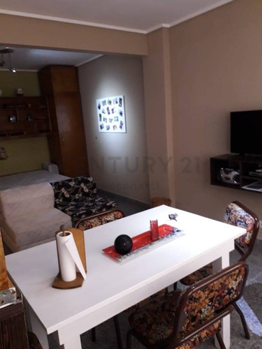 Imagen 7 de 13 de Departamento 1 Ambiente 1/2 Zona Colon
