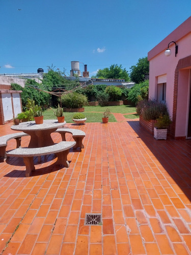 Casa Con Patio. Córdoba, San Francisco 150 Metros Cubiertos