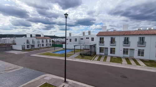 Casa En Venta Con Recamara En Planta Baja, Infonavit, Fovissste