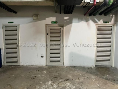 Imagen 4 de 30 de Venta De Estupendo Edificio En Prado De María / Gc 22-28408