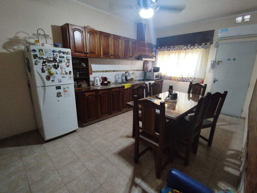 Imagen 4 de 11 de Res. America - Av. Alem 1900 - Casa En Venta