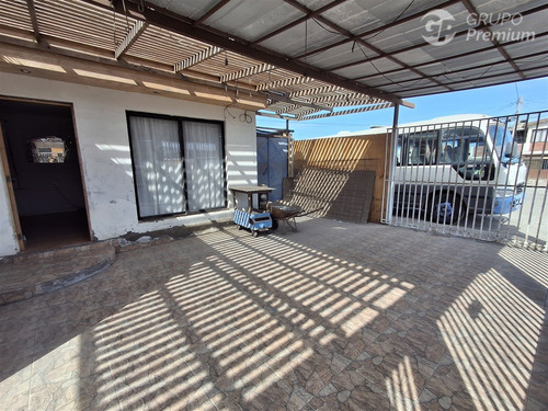 Casa En Venta De 4 Dorm. En Arica Cerca Av Cancha Rayada