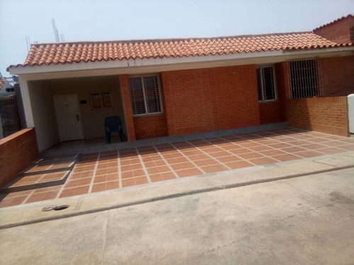 Imagen 1 de 13 de Casas En Tucacas A La Venta
