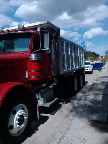 Imagen 7 de 15 de Camión De Volteo Peterbilt
