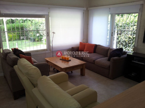 Casa En Zona Lugano- Ref: 5085