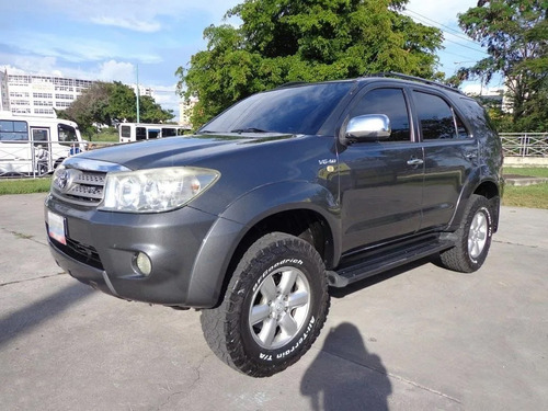 Suspension Old Man Emu Medium 2.5 Toyota Fortuner
