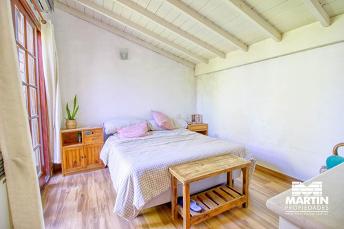 Casa En Venta En Martinez 4 Ambientes Uno En Suite, Jardín Con Pileta, Cochera X 2.