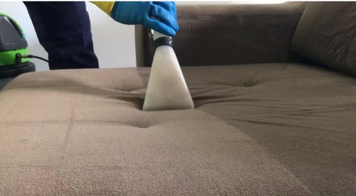 Imagem 1 de 3 de Limpeza Higienização De Sofá