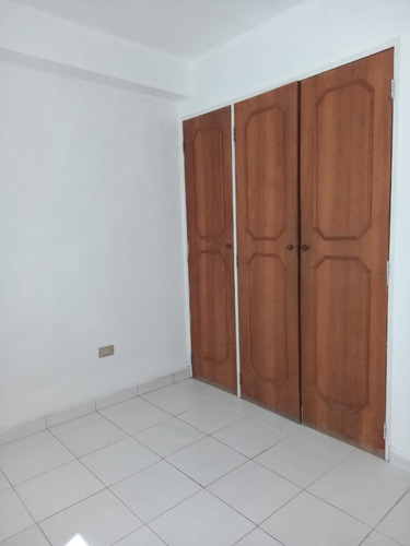 Imagen 15 de 18 de Ligia Guardia Alquila Apartamento En Res. Rossyel En La Trigaleña