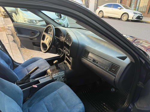 BMW Serie 3 2.0 318is Sedan