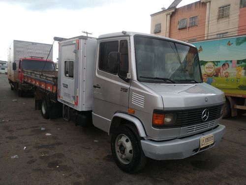 Mb 710/07/08 Com Cabine Auxiliar E Carroceria De Madeira