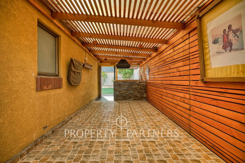 Casa Impecable Cercana A Colegio Huinganal Y Mayfl...