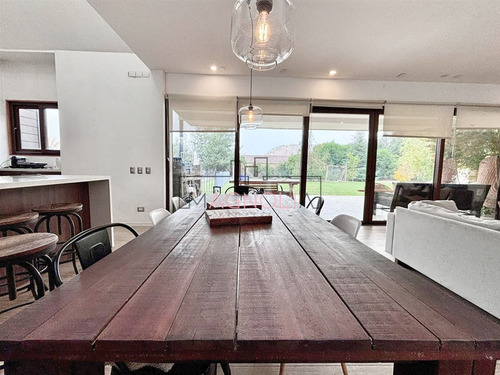 Casa En Venta De 3 Dorm. En Colina