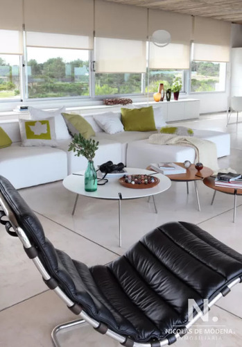 Casa De 4 Dormitorios En Venta, Punta Del Este