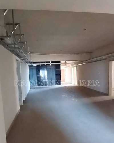 Se Vende Oficina En Obra Gris En La Torre Santa Fe, Av 19 De Abril Maracay