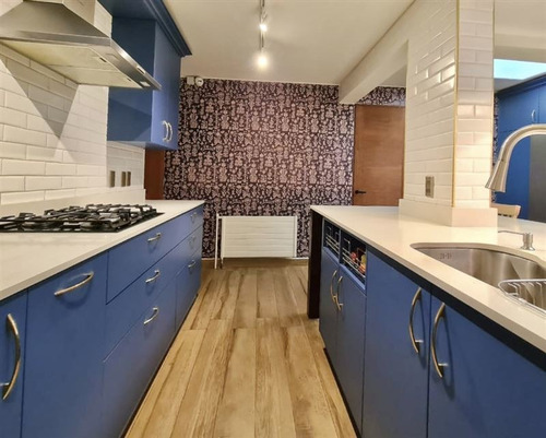 Casa En Venta De 4 Dorm. En Lo Barnechea