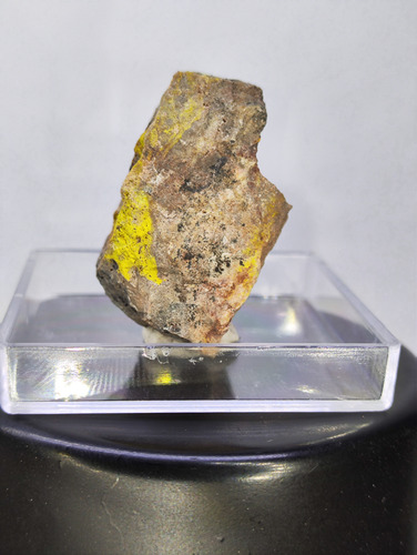 Mineral Raro Mineral Uranio Radioactivo Schoepita #1 (Usado)