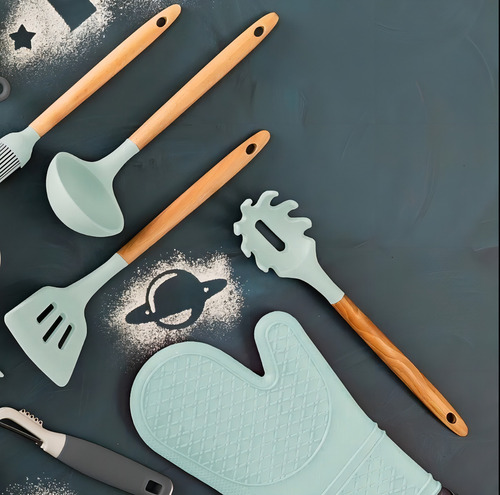 Concha De Silicone Com Cabo Madeira 30cm Water Blue Oxford